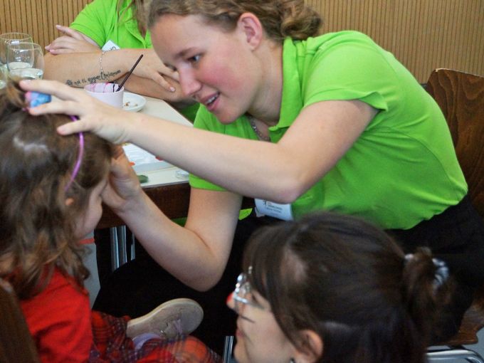 Kinderschminken: Immer sehr beliebt. Foto: Stiftung 3FO (FK)